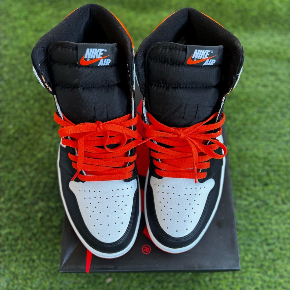 📦SOLD📦 Jordan 1 Retro High Electro Orange